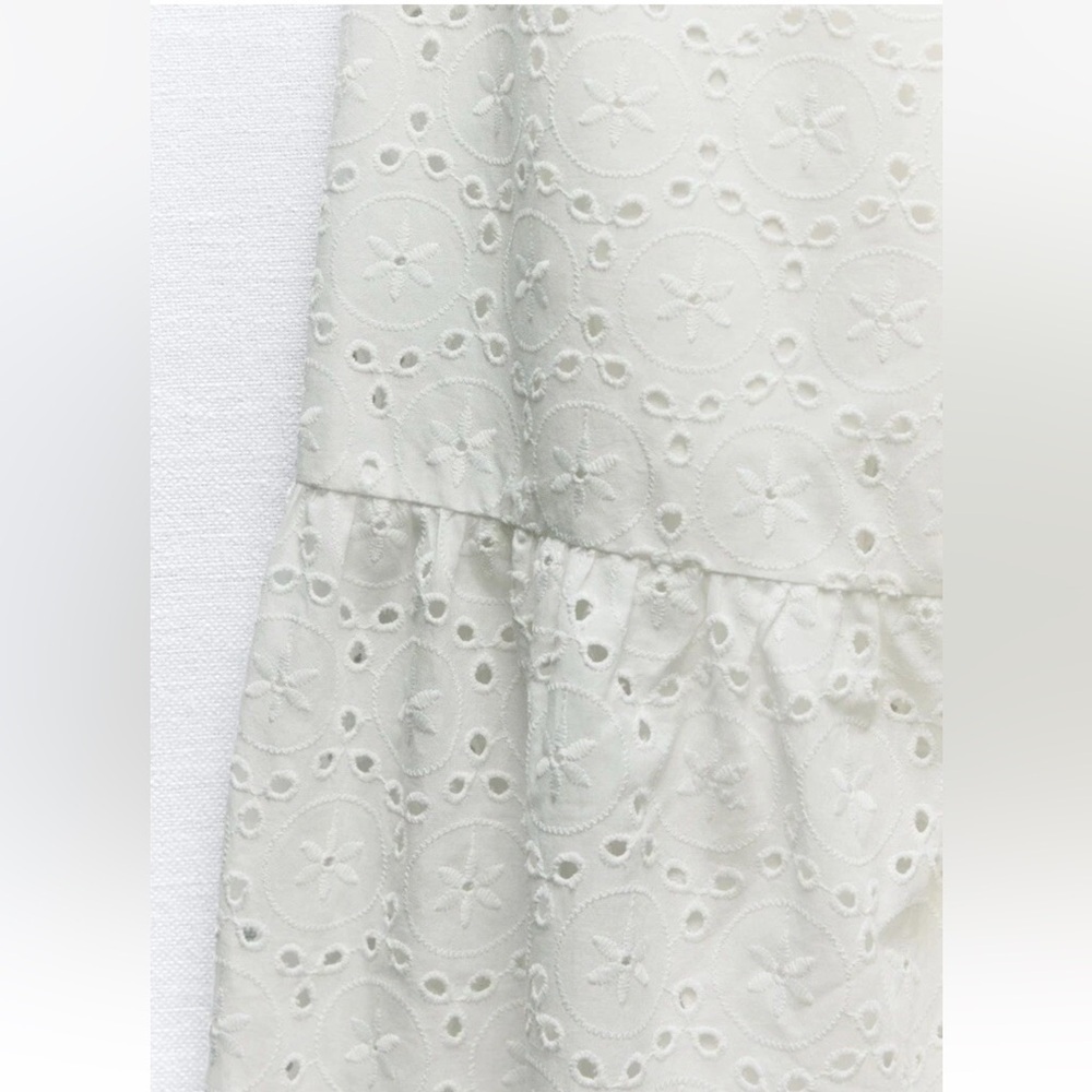Zara White Eyelet with Tie Back | M - Picture 4 of 8